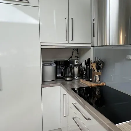 Et Hjem Midt Mellom Og Sogne 克里斯蒂安桑