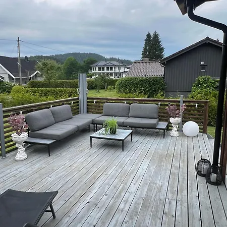 度假居 Et Hjem Midt Mellom Og Sogne